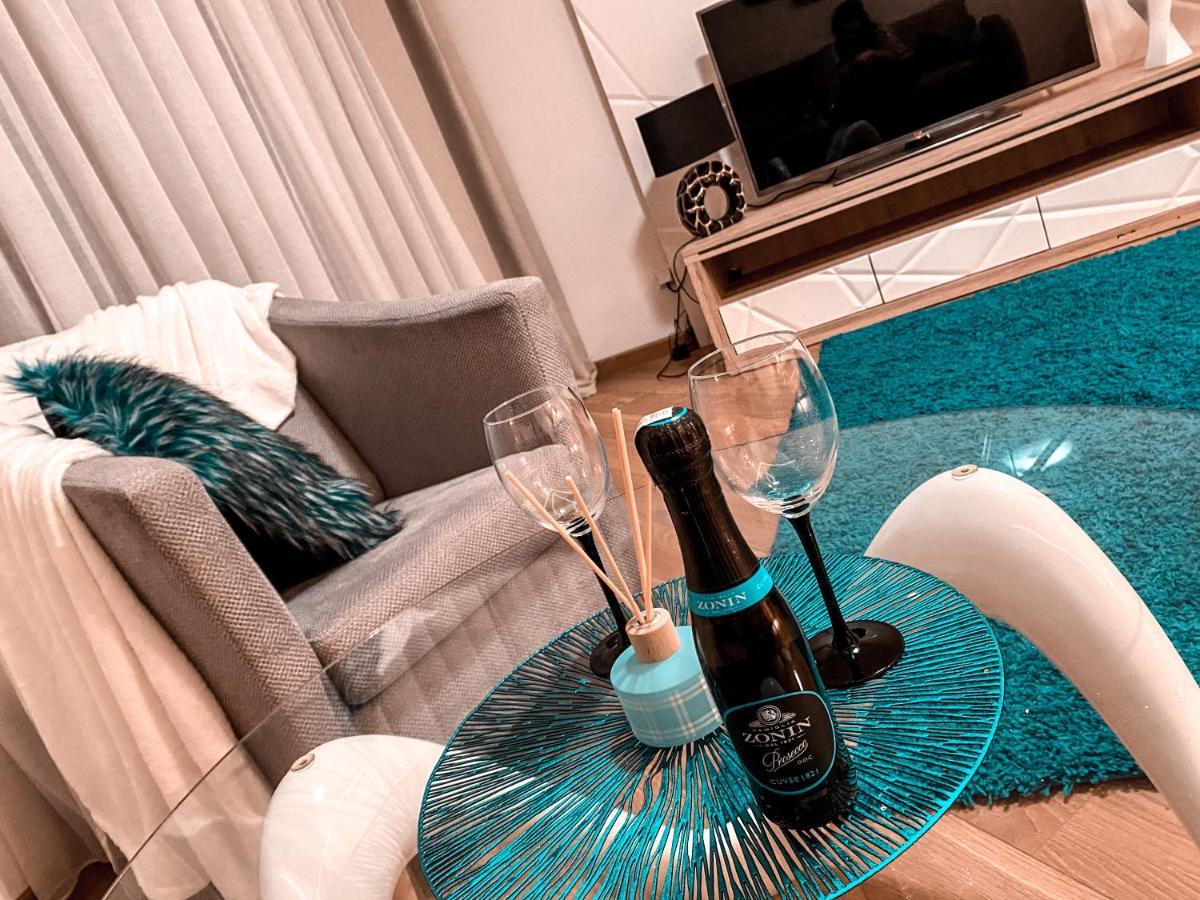 Apartament Solna 80 - Centrum Miasta Z Podziemnym Garazem Келце Екстериор снимка